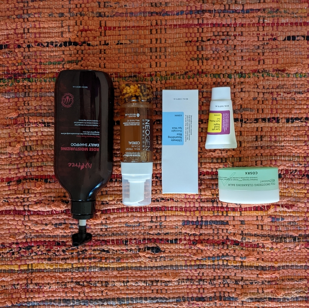 Skincare / shampoo
